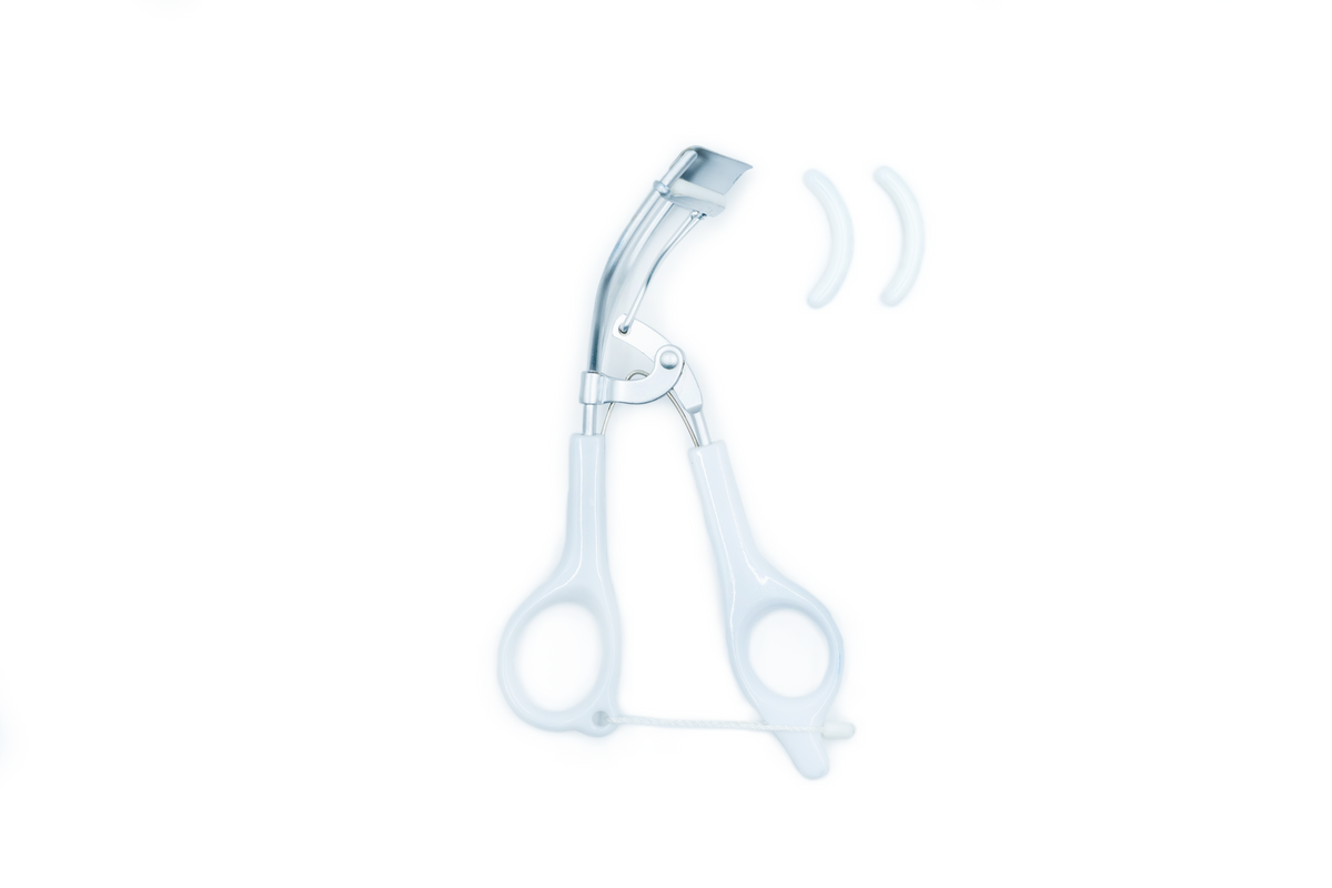 PRECISION EYELASH CURLER WITH REFILL PADS