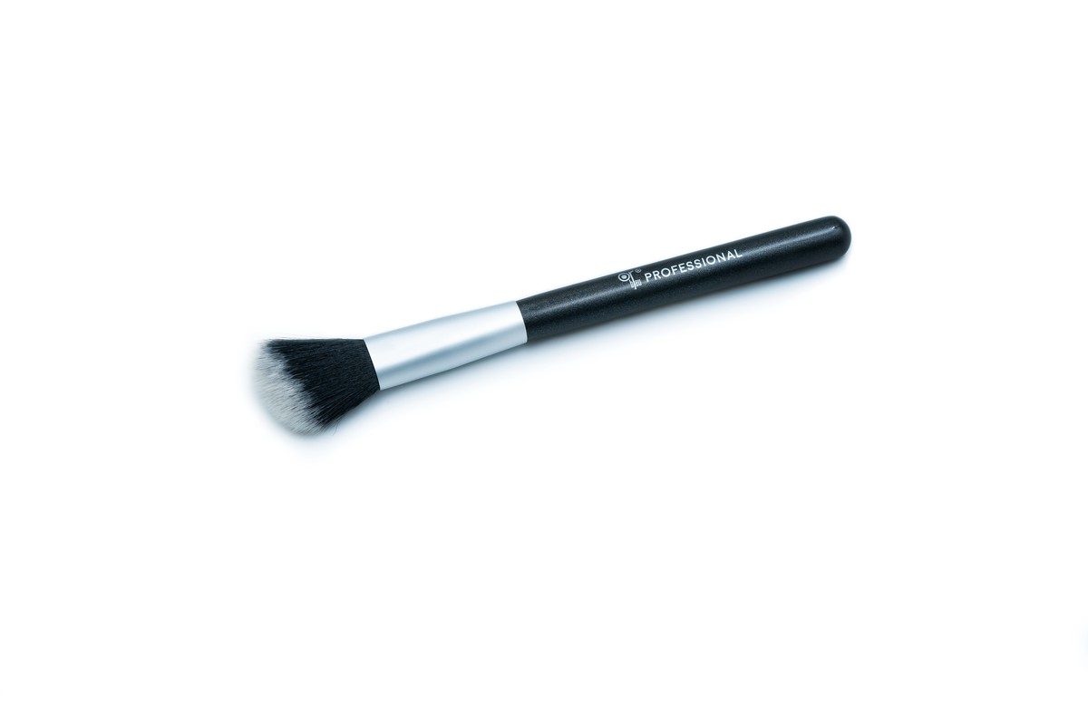 BLUSH BRUSH